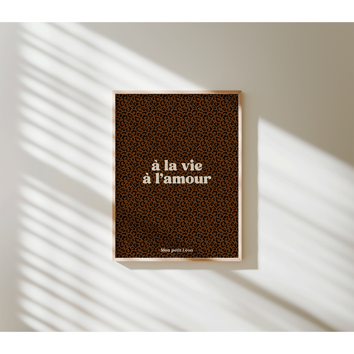 affiche-a-4-a-la-vie-a-l-amour-leopard-marron-fonce-2