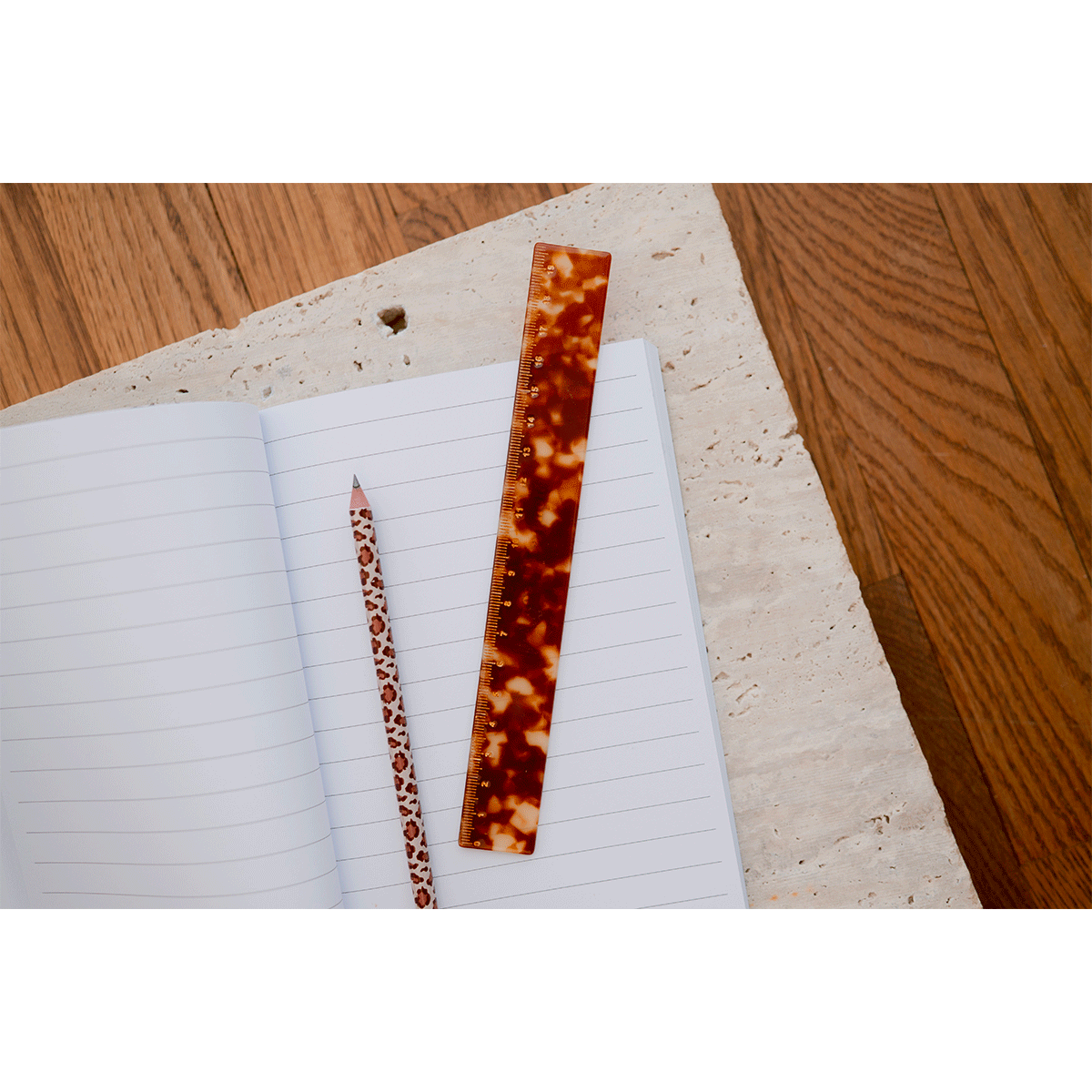 crayon-de-papier-leopard-bic-3