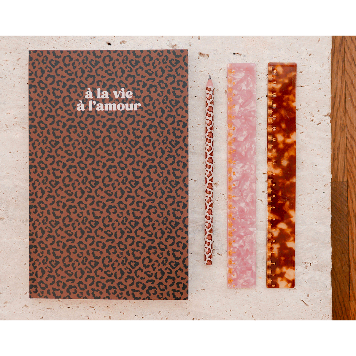 crayon-de-papier-leopard-bic-4