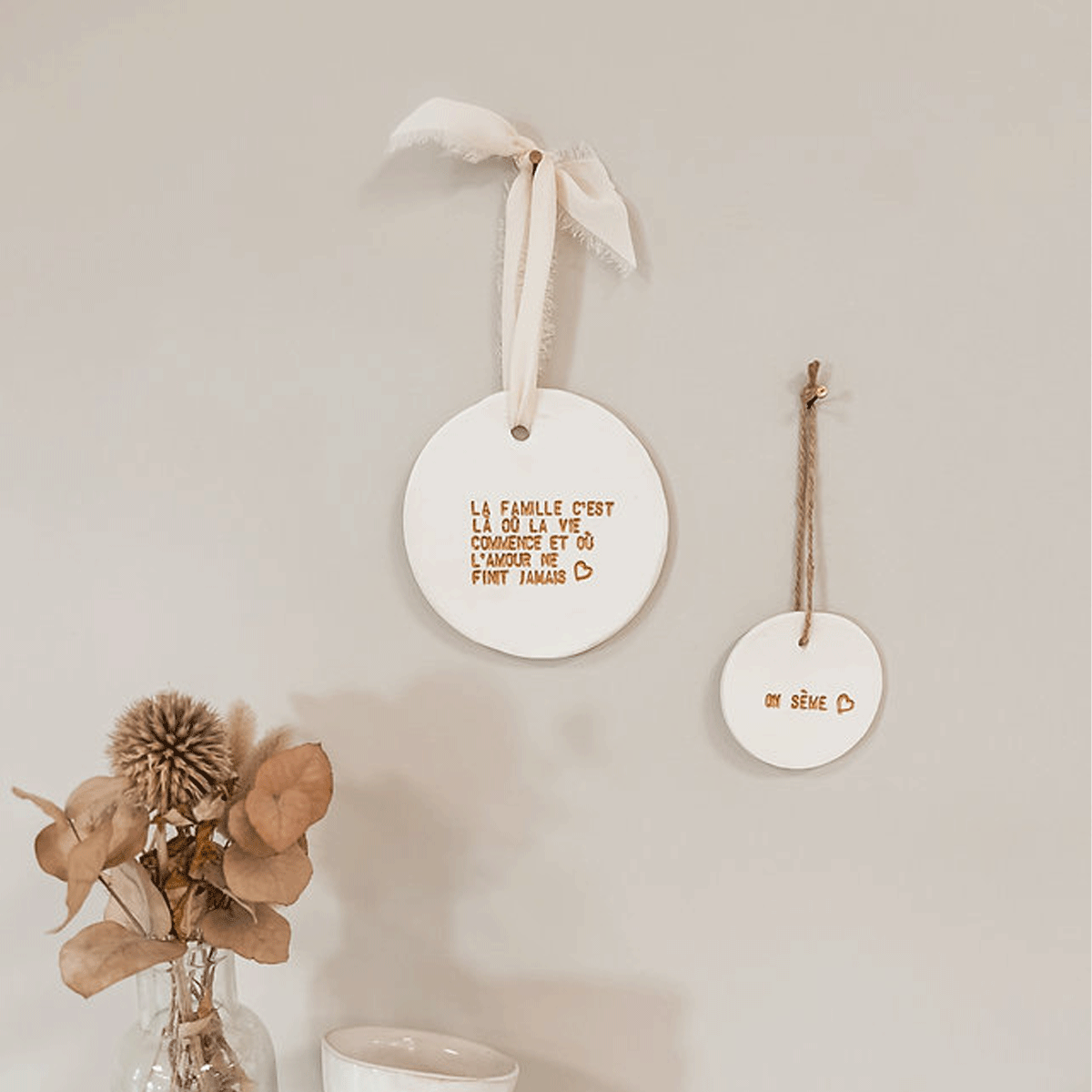 grand-medaillon-la-famille-mousseline-blanche-la-dinette-d-alberte-2