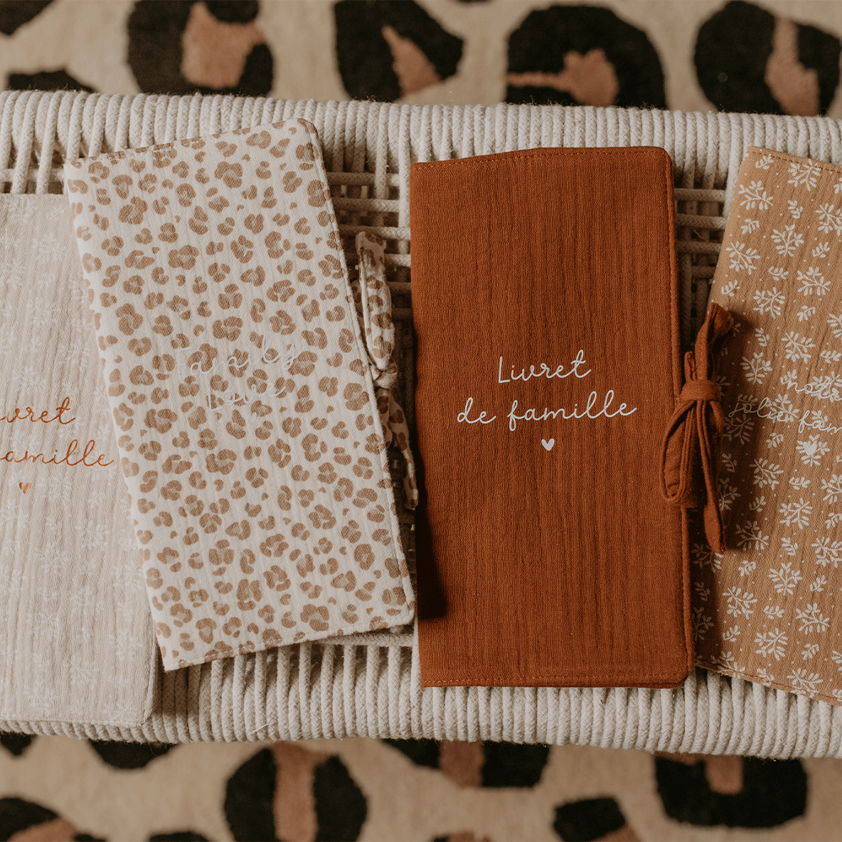 protège-livret-de-famille-gaze-léopard-1