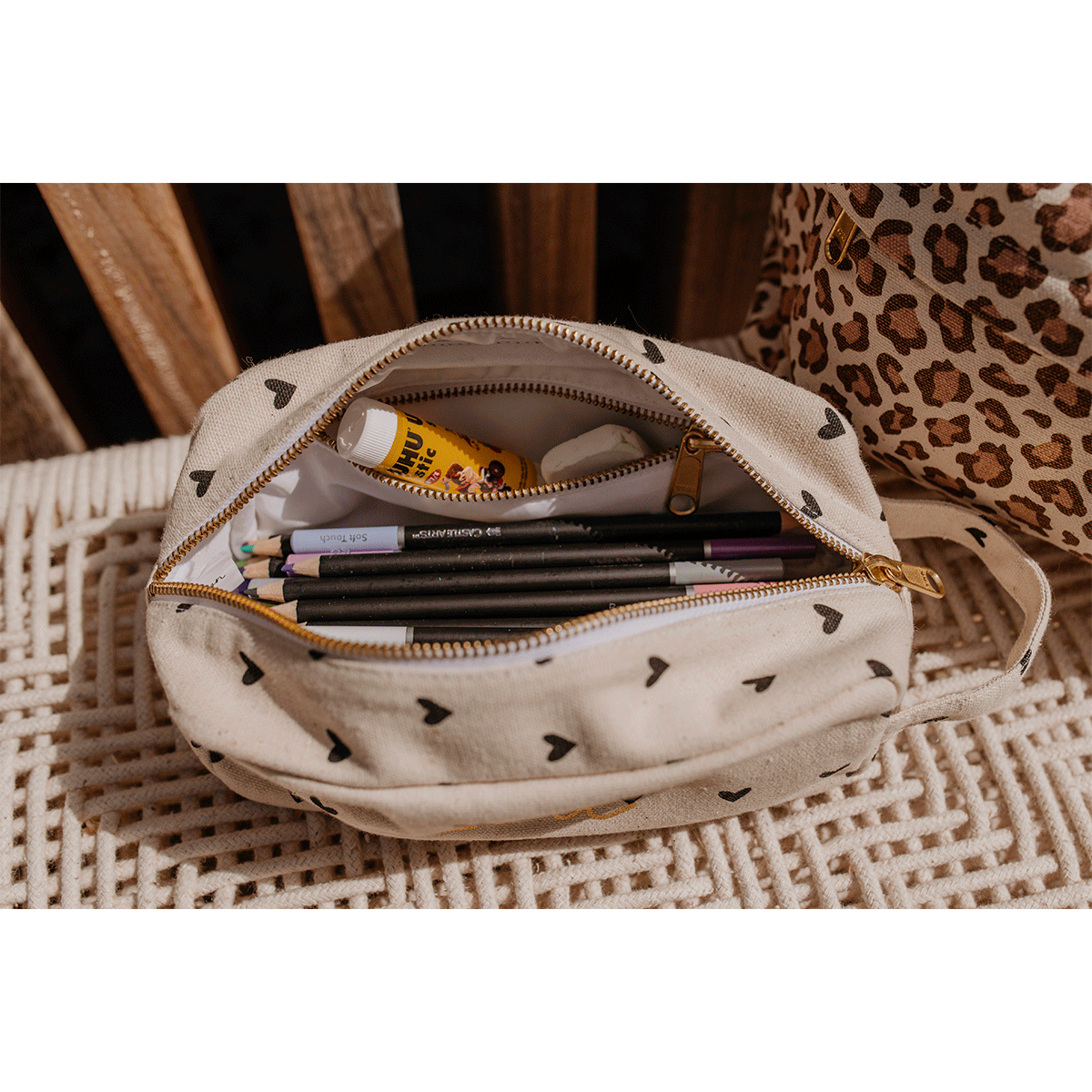 trousse-rectangle-petits-coeurs-coeur-paillette-initiale-5