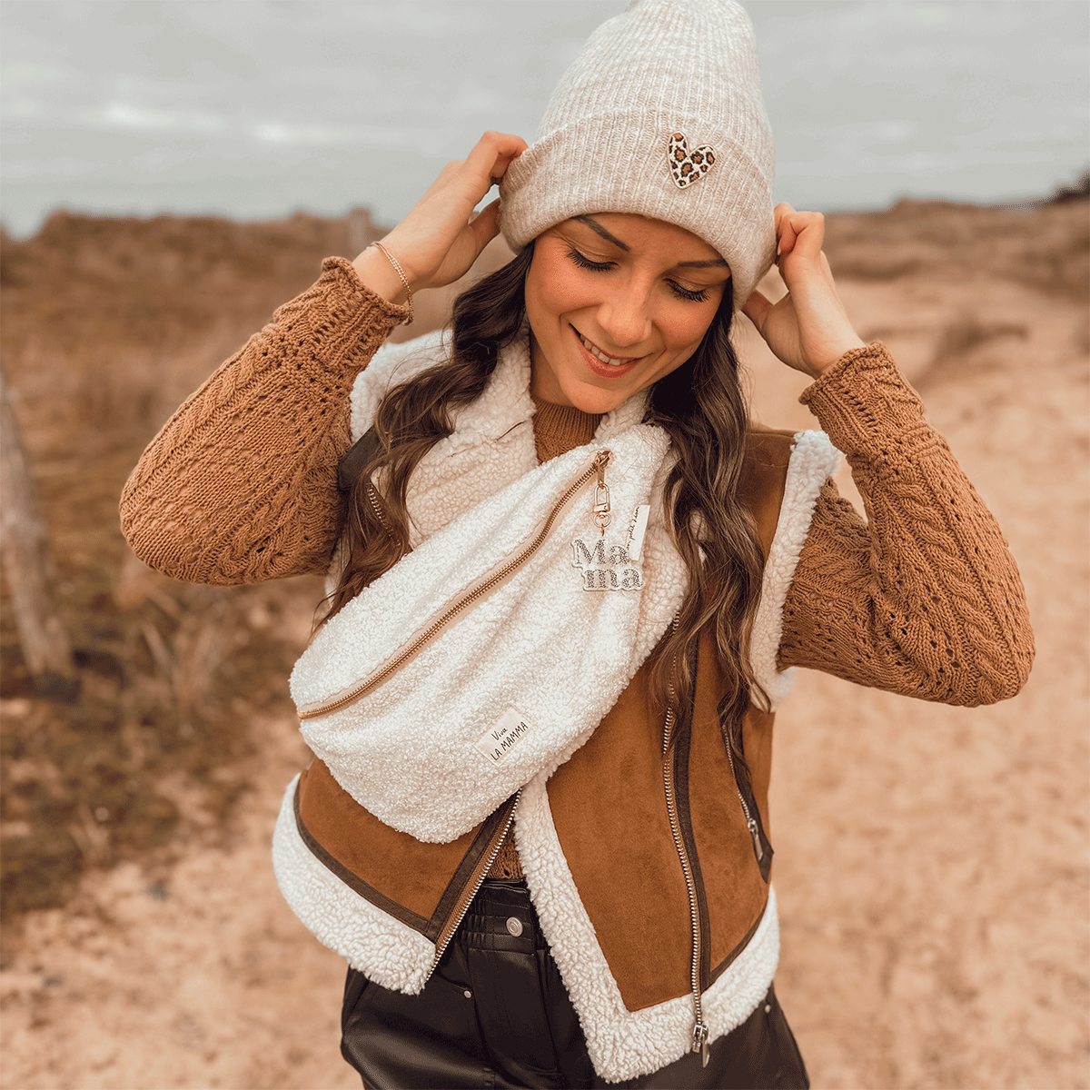 banane-adulte-viva-la-mamma-moumoute-ecru-sangle-leopard-2