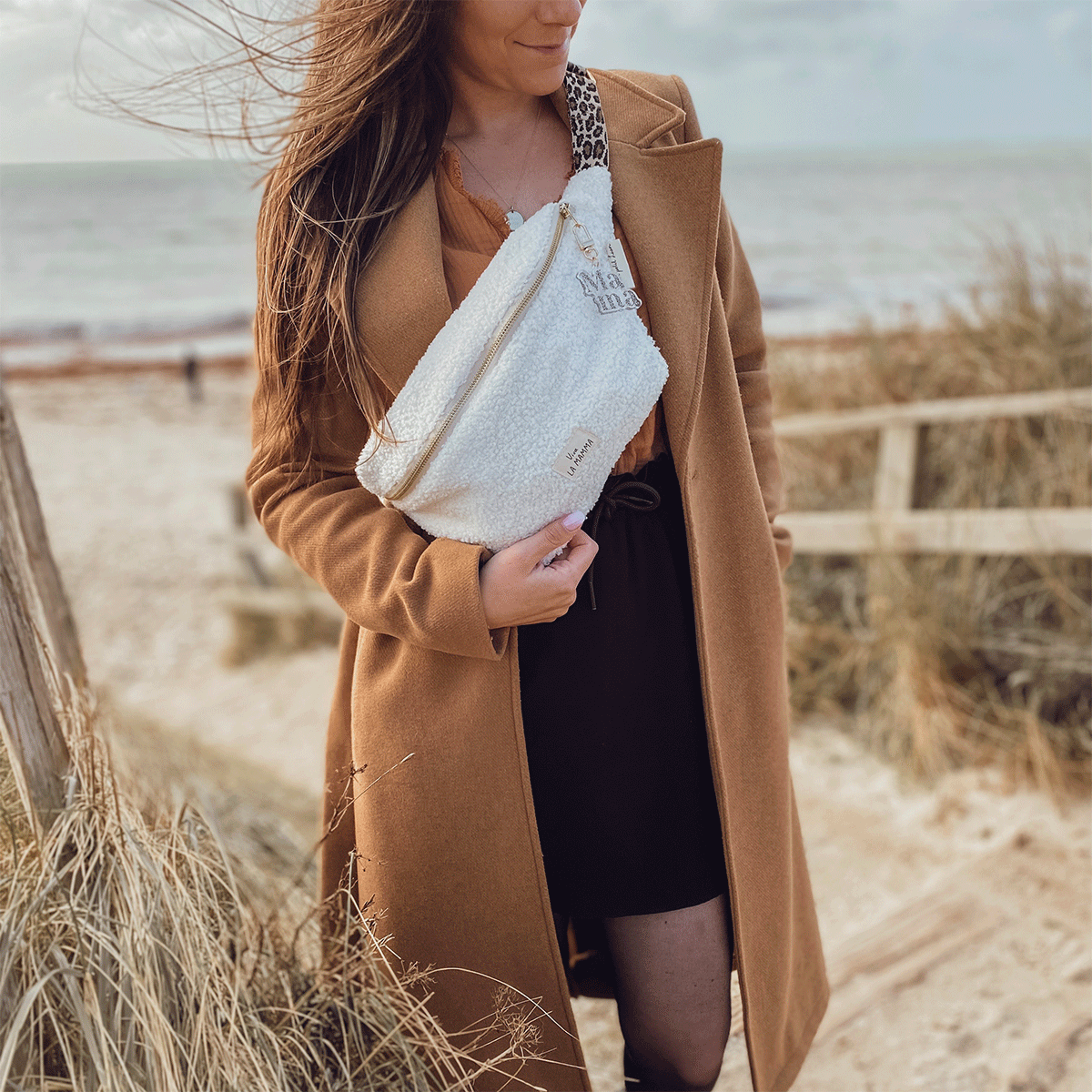 banane-adulte-viva-la-mamma-moumoute-ecru-sangle-leopard-3