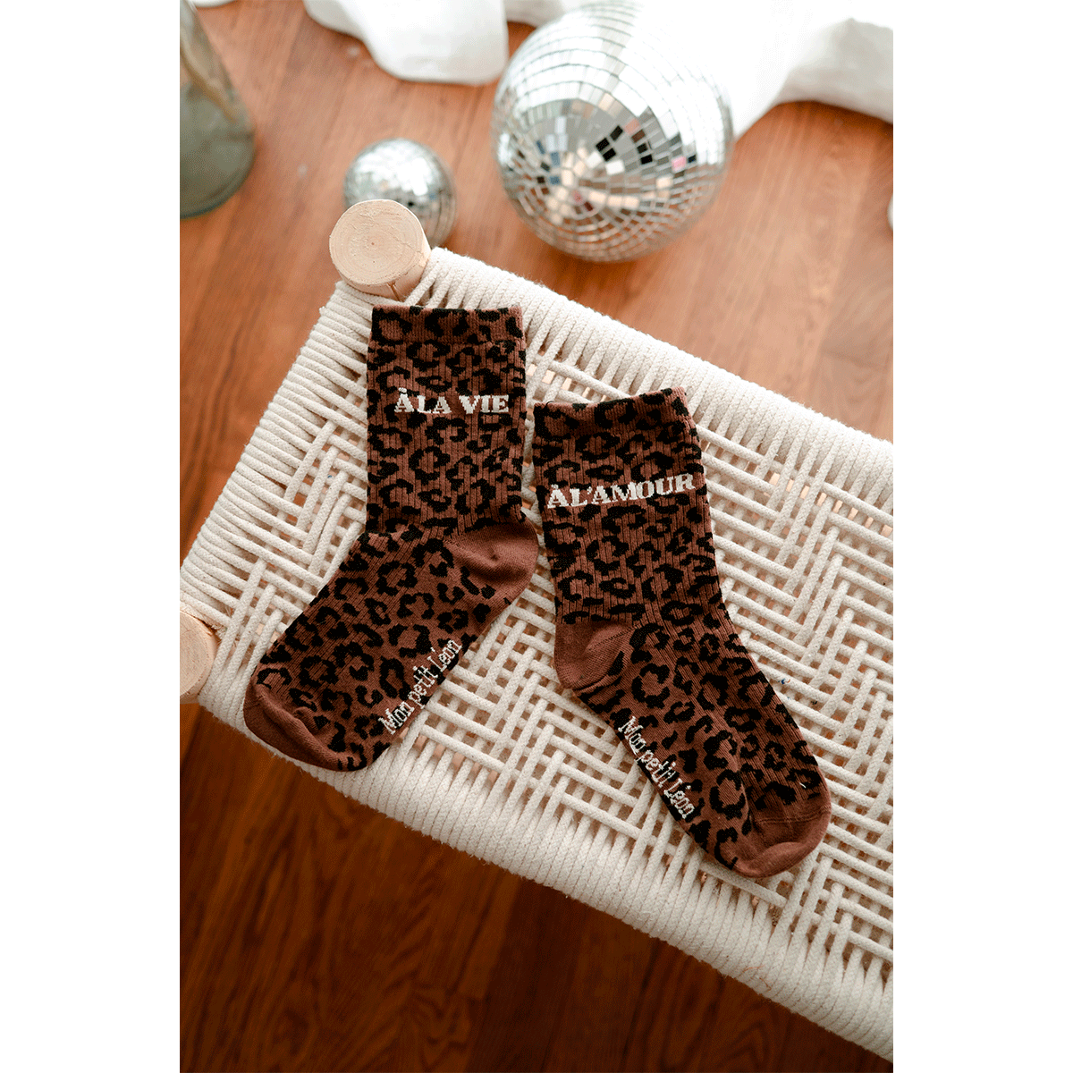 chaussettes-leopard-marron-a-la-vie-a-l-amour-3