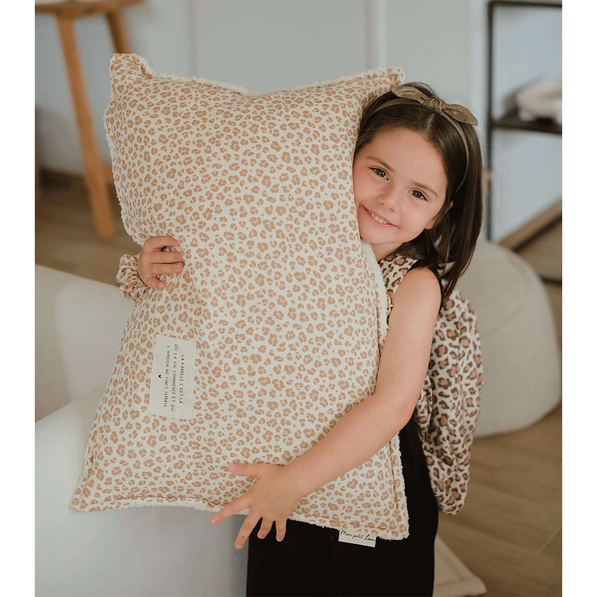 coussin-la-famille-moumoute-leopard-4