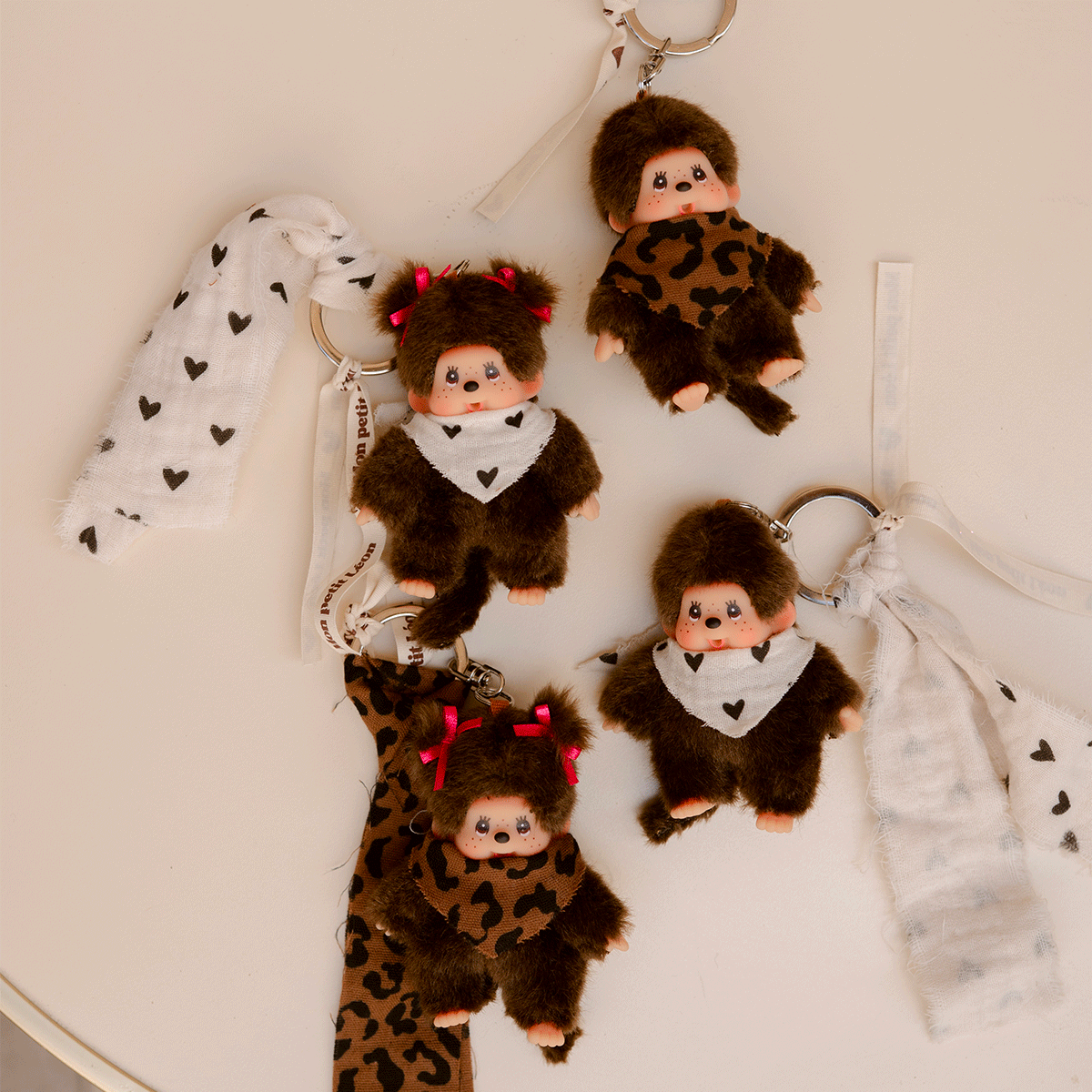 grigri-kiki-monchicchi-gigi-lulu-leopard-marron-petits-coeurs-1