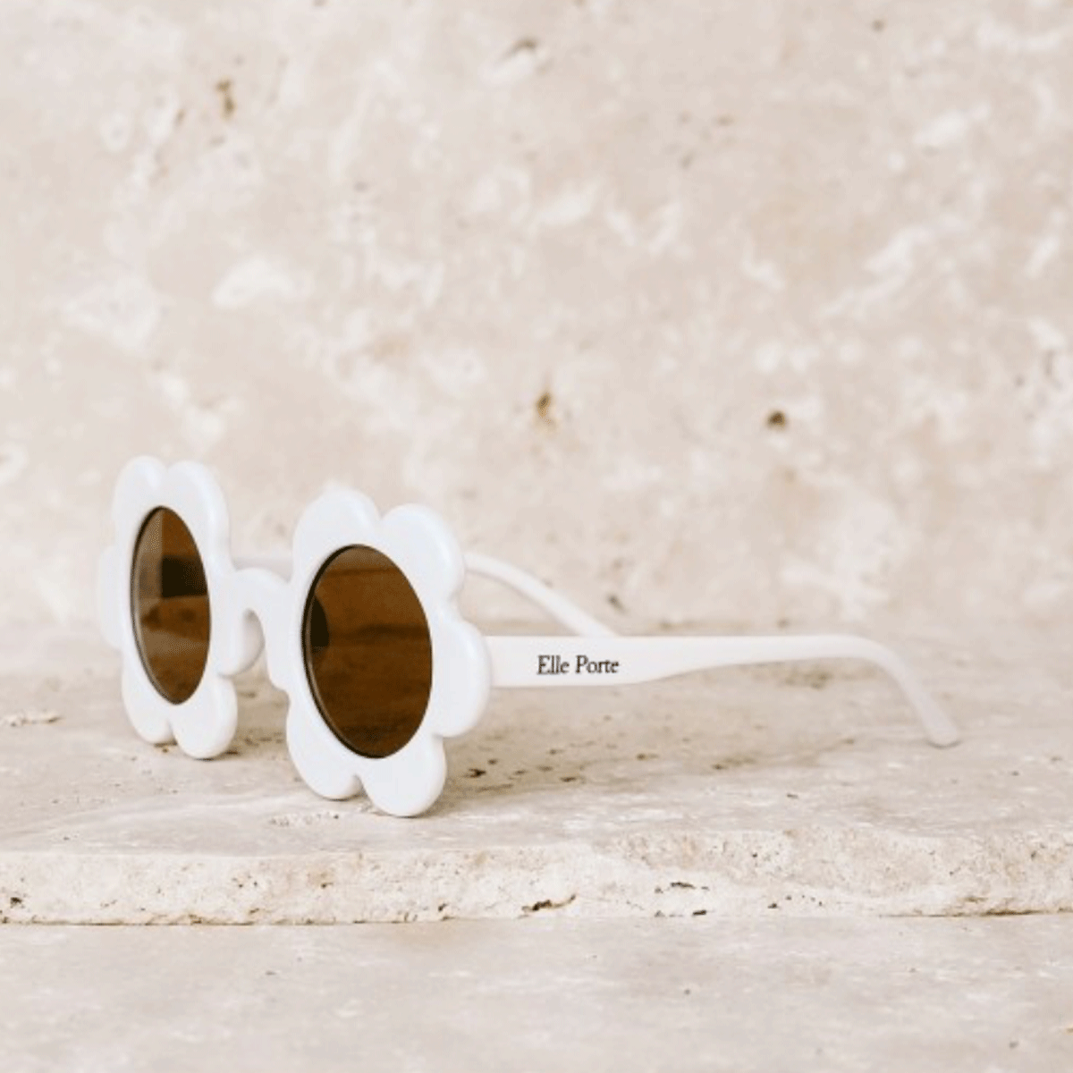 lunettes-de-soleil-fleur-marshmallow-enfant-2