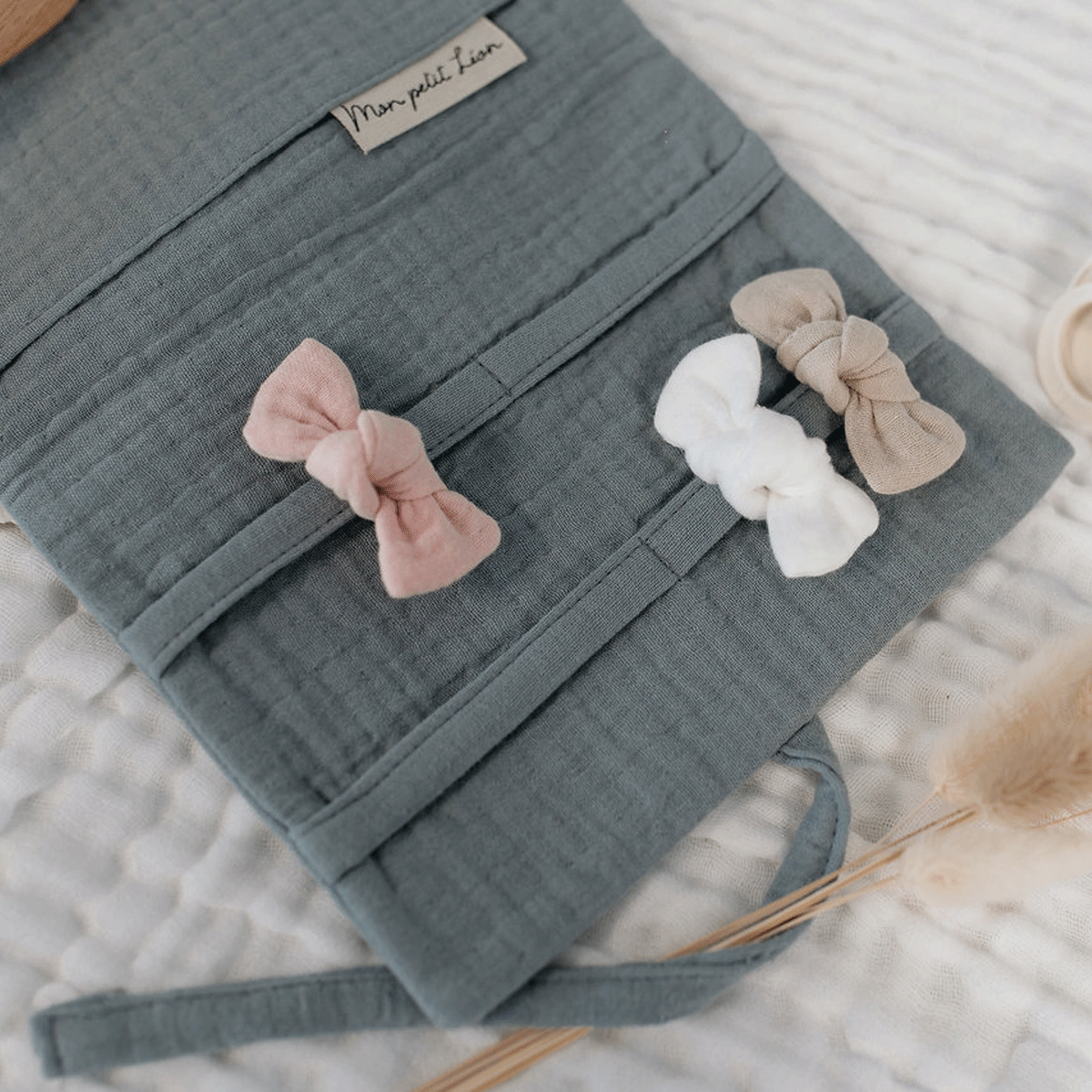 porte-barrettes-gaze-verte-tendresse-3