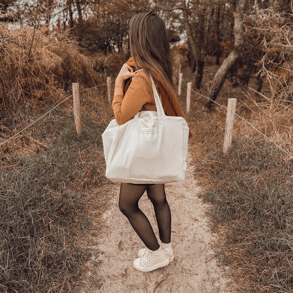 sac-week-end-la-famille-gaze-de-coton-beige-3