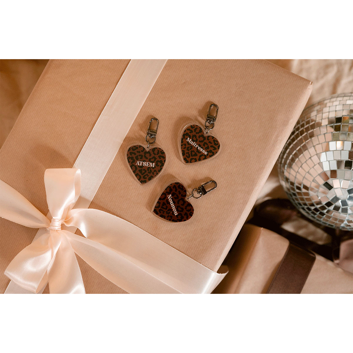 porte-cles-leopard-marron-maitresse-atsem-nounou-1