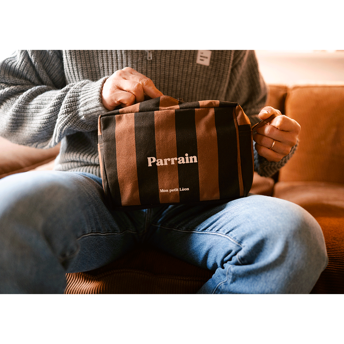 trousse-de-toilette-rayures-marron-noir-parrain-4